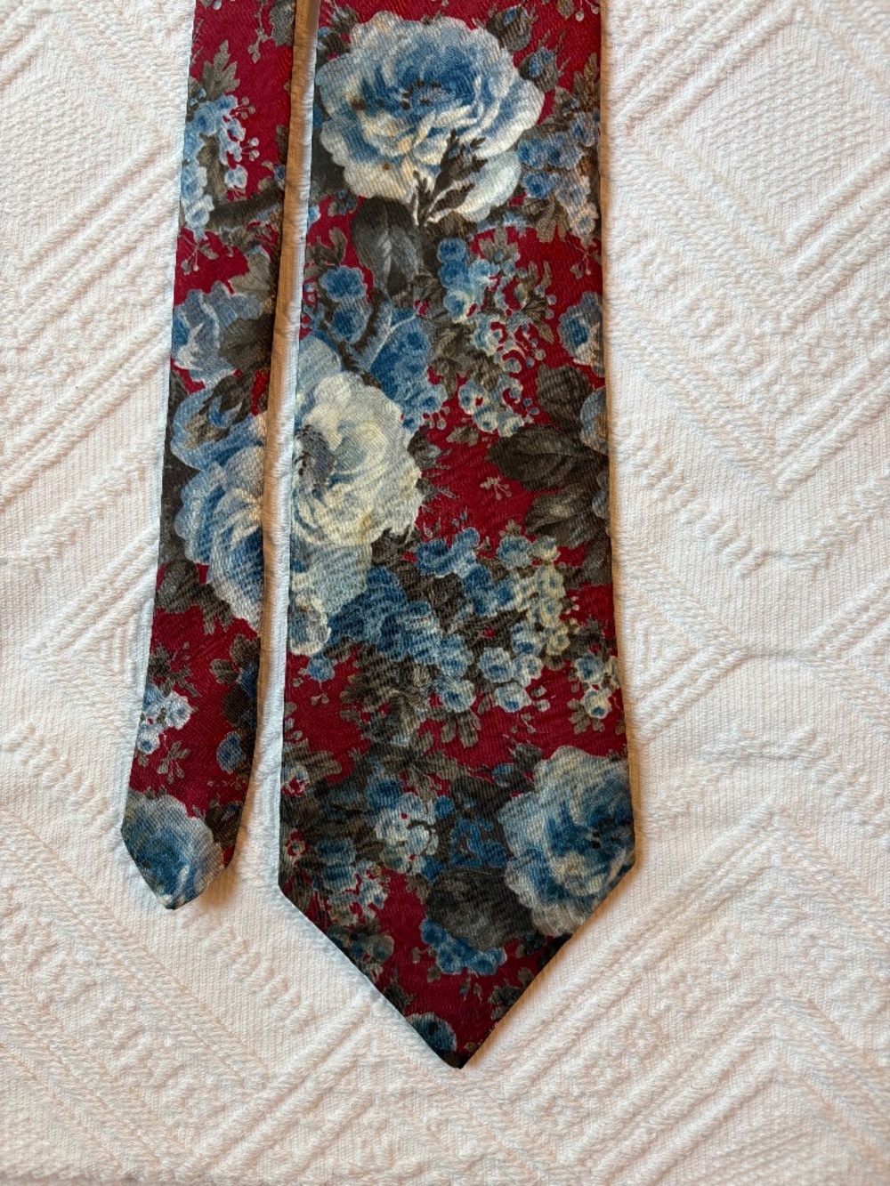 Vintage Gitano Men's Floral Silk Blend Necktie Red Blue